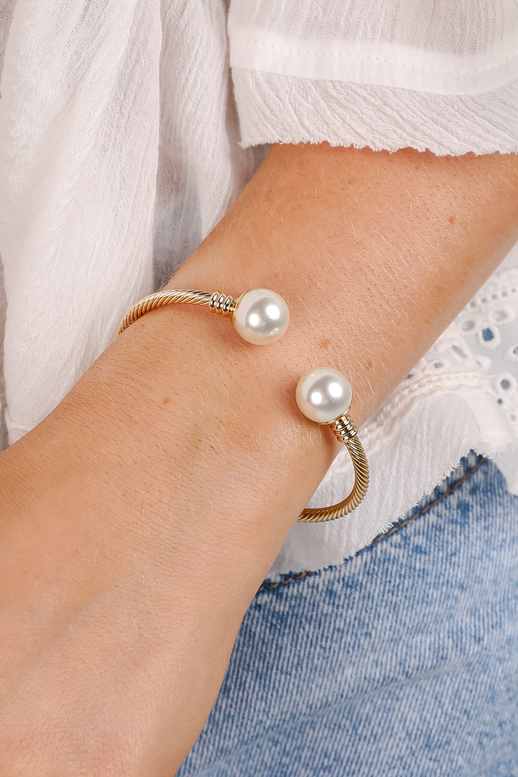 shopdressup_gold_pearl_cuff_bracelet-2.jpg